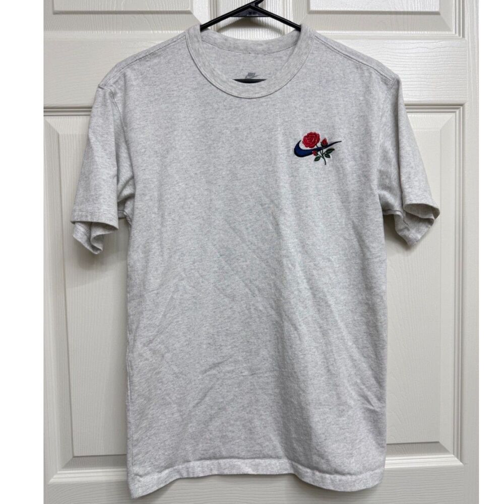 Mens Nike Loose Fit T-shirt - Size XS